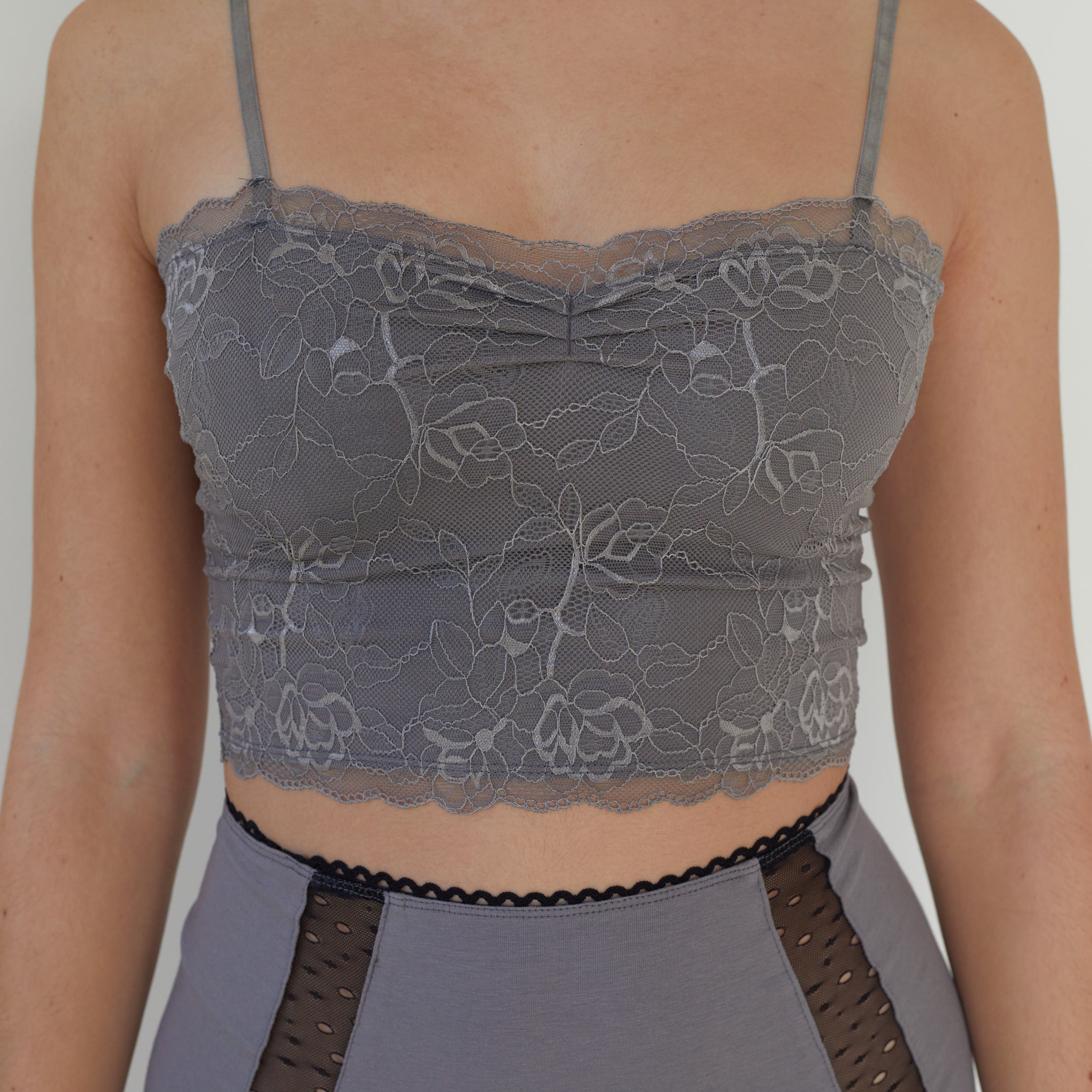 דייזי בוסטייה תחרה ובטנה