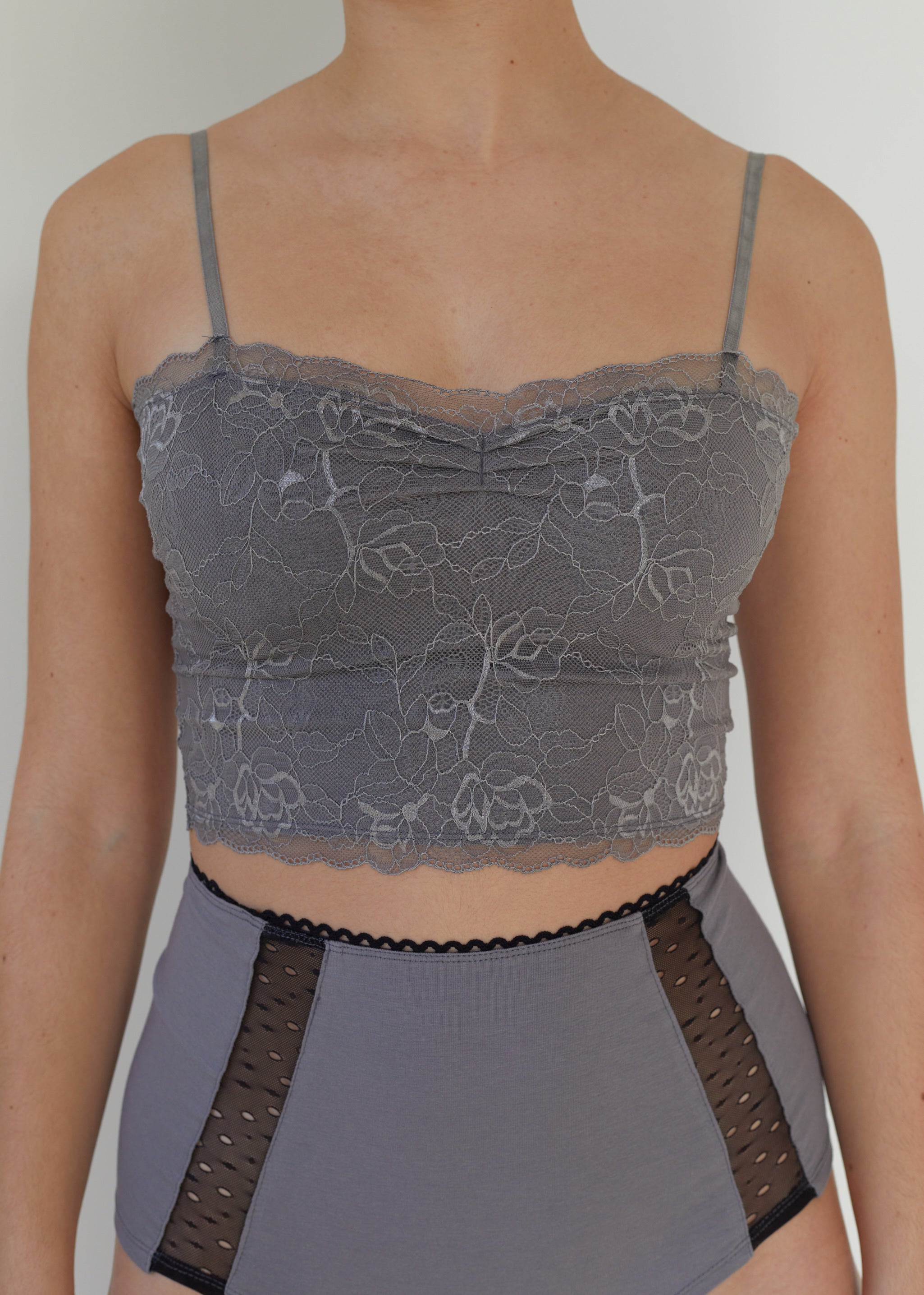 דייזי בוסטייה תחרה ובטנה