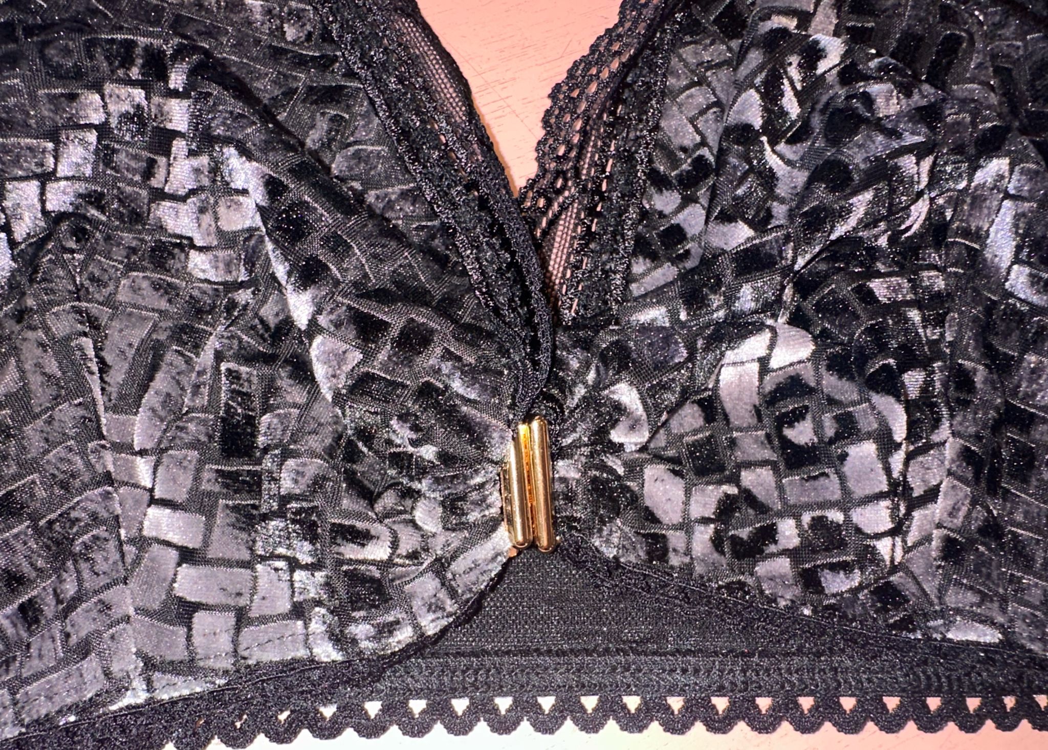 חזיית לילי קטיפה